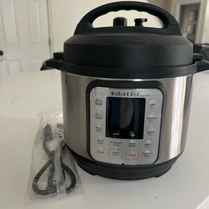 Instant Pot Duo 7-in-1 Mini Electric Pressure Cooker